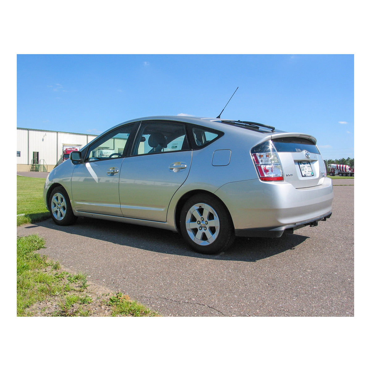 Class 1 Trailer Hitch 1-1/4" Receiver Select Toyota Prius